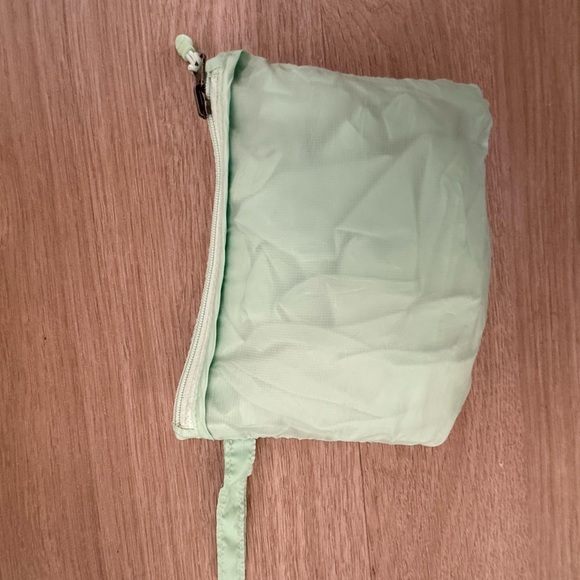 New Balance Light Green windbreaker - Picture 6 of 6